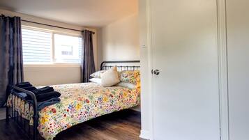 3 bedrooms, WiFi, bed sheets