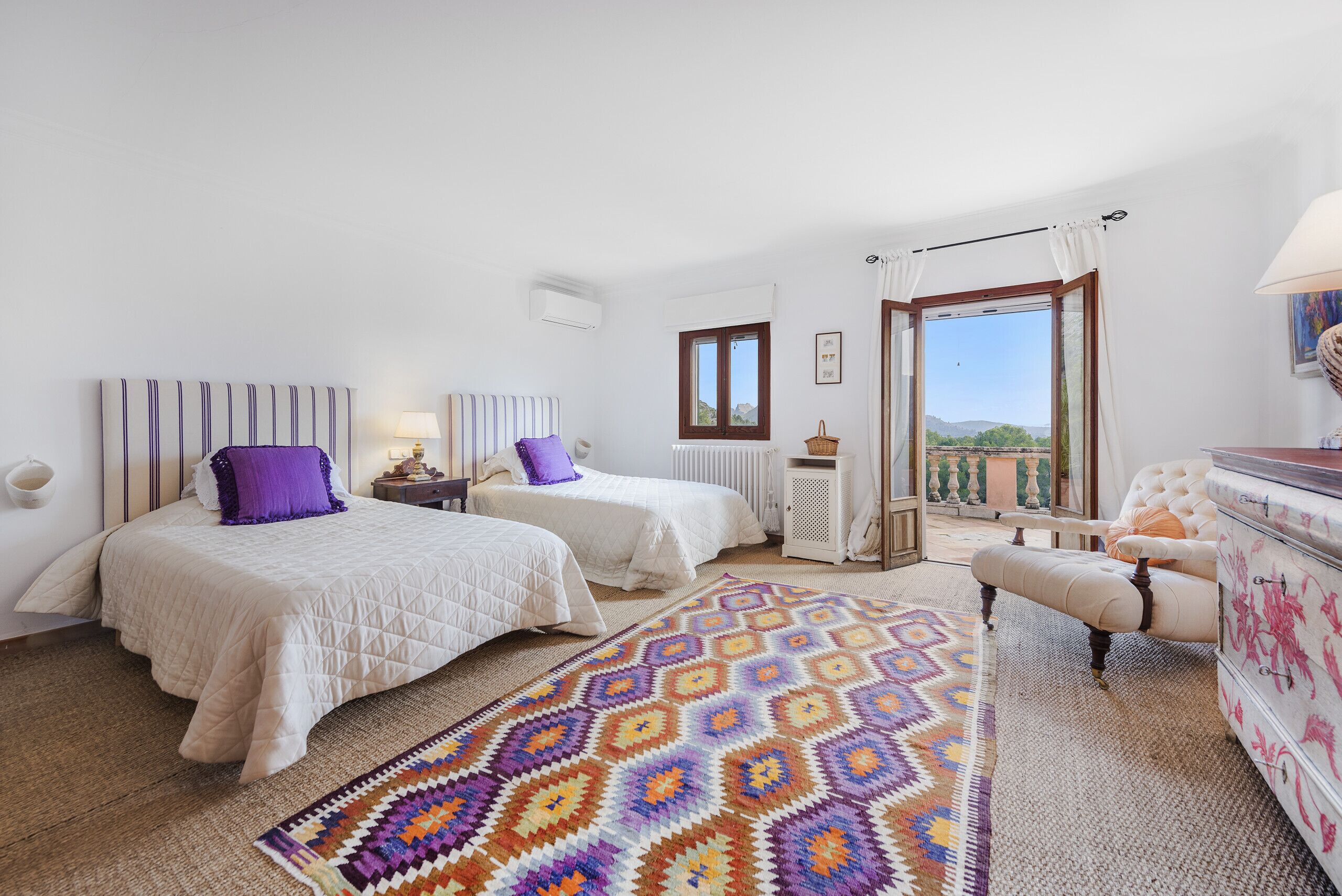 5 slaapkamers, een strijkplank/strijkijzer, wifi, beddengoed