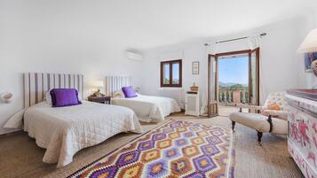 5 slaapkamers, een strijkplank/strijkijzer, wifi, beddengoed