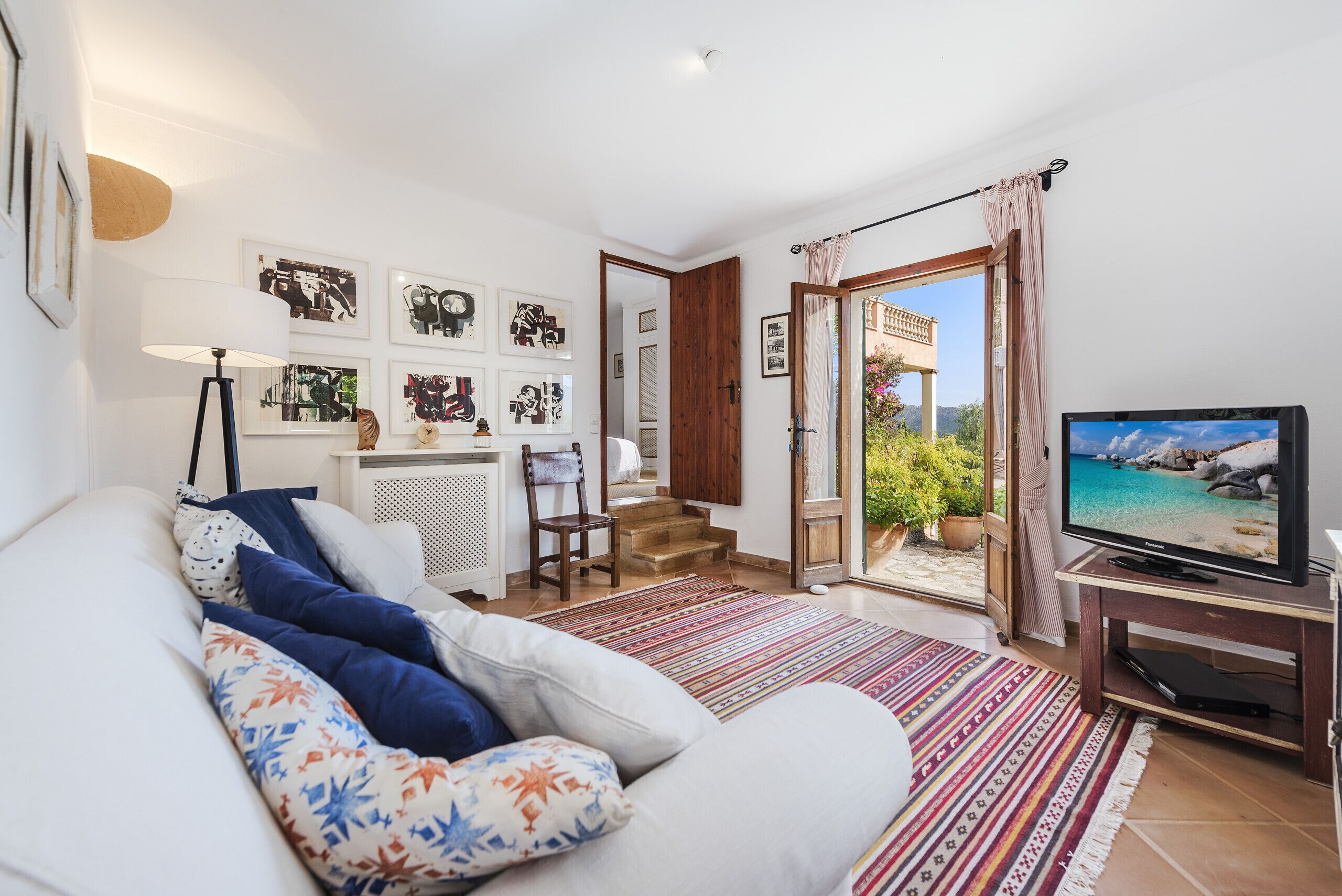 5 slaapkamers, een strijkplank/strijkijzer, wifi, beddengoed