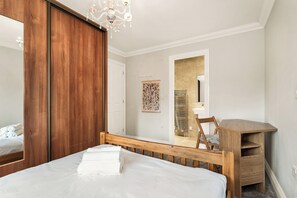 3 Schlafzimmer, Schreibtisch, Bügeleisen/Bügelbrett, kostenloses WLAN