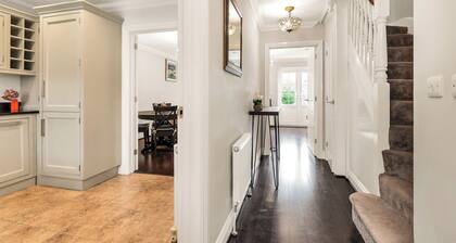 Chic 3Bed House & Garden Near Shelford High Street