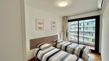 2 Schlafzimmer, Schreibtisch, Bügeleisen/Bügelbrett, kostenloses WLAN