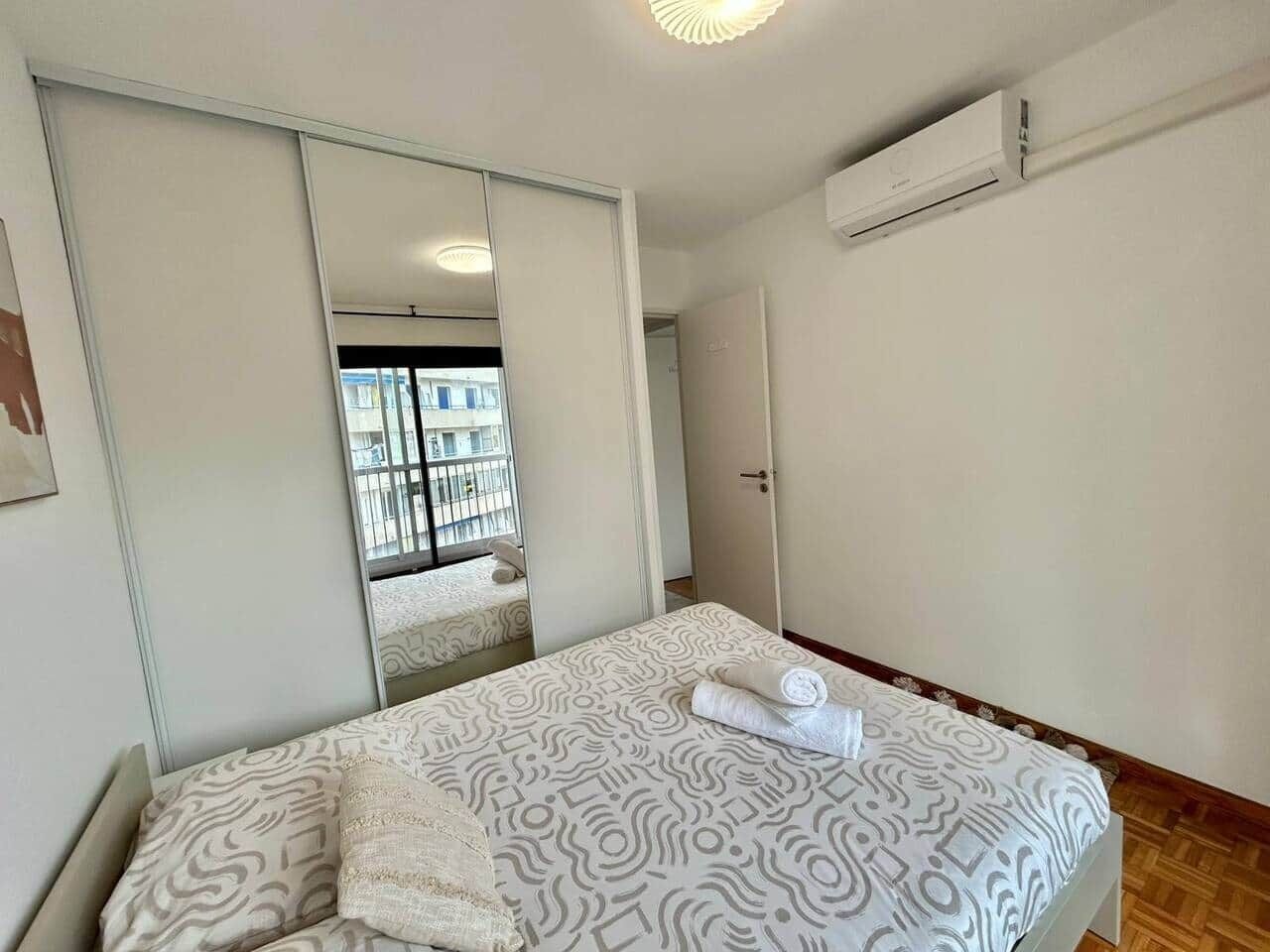 2 Schlafzimmer, Schreibtisch, Bügeleisen/Bügelbrett, kostenloses WLAN