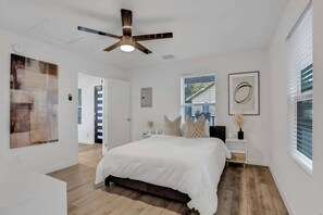 1 soverom, strykejern/-brett, reiseseng for barn og wi-fi