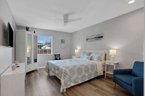 2 bedrooms, iron/ironing board, travel cot, WiFi - St Augustine Beach House unit B (St. Augustine)