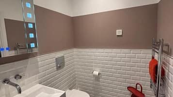 Luxury-Apartment, Balkon, Meerblick | Badezimmer