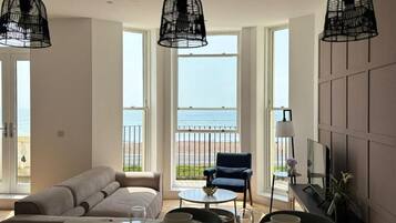 Luxury Apartment, Balcony, Sea View | Living area