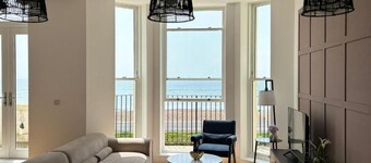 Stunning 3 Bed Apartment By Urban Roost