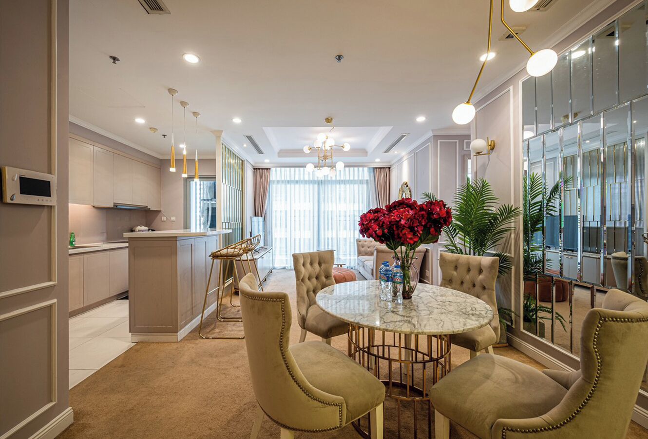 Apartamento romântico, 2 quartos, sacada, vista para a cidade | Roupas de cama antialérgicas, frigobar, individualmente decorados