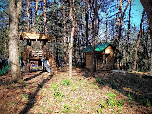 Rustic cabin, quite get away, or hunting Basecamp