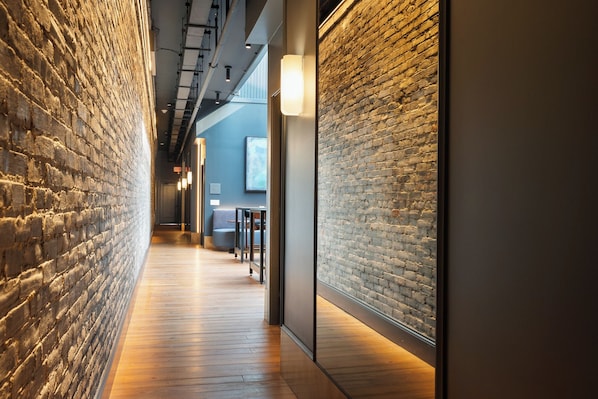 Full-size fridge, microwave, oven, stovetop - The Reserve on Main (Louisville)