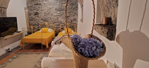 6 chambres, fer et planche à repasser, Wi-Fi, draps fournis