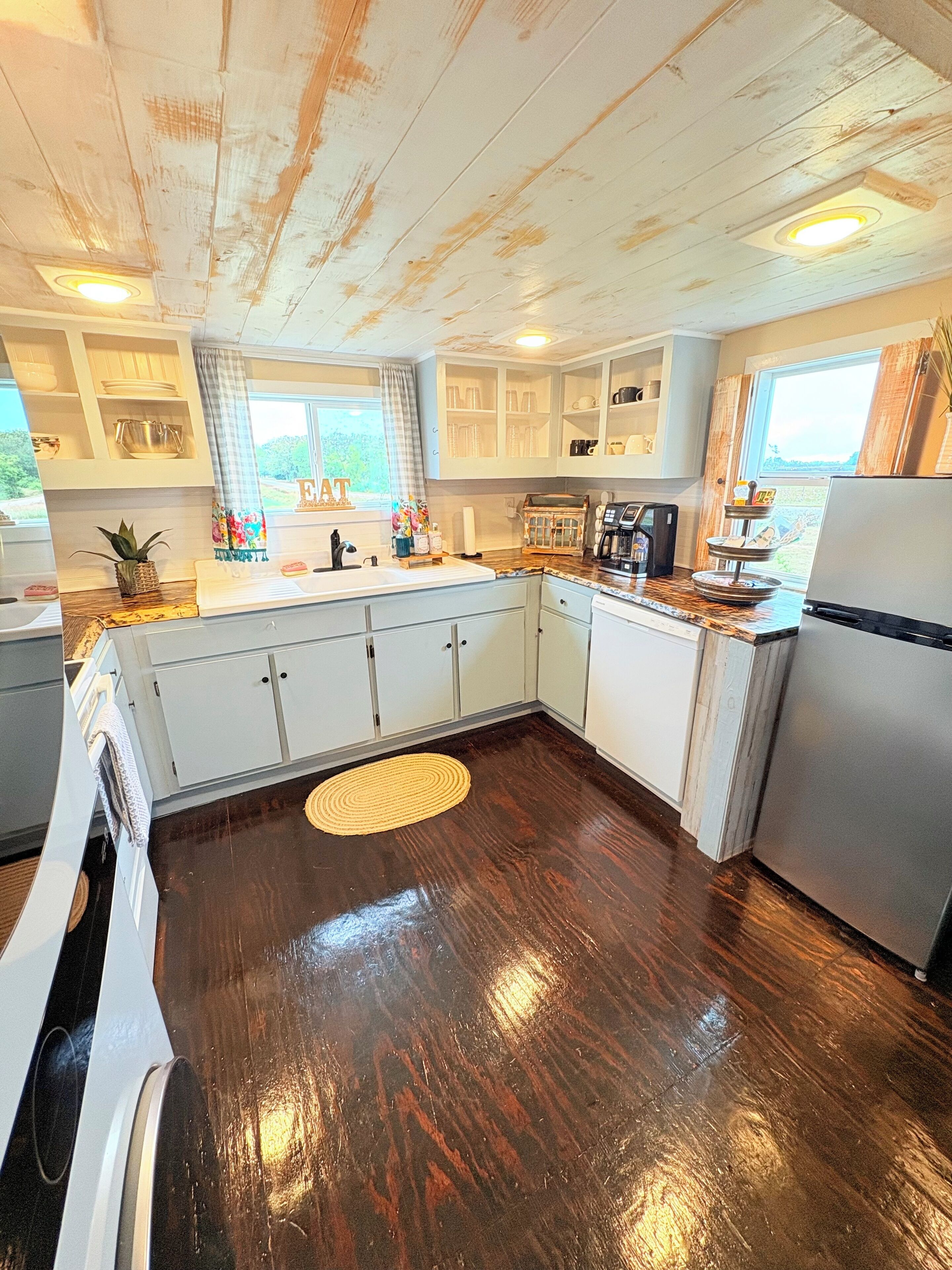 Microwave, oven, stovetop, dishwasher