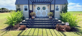 Charming 1-bedroom Cottage in Slocomb, Alabama with AC