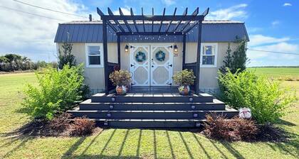 Charming 1-bedroom Cottage in Slocomb, Alabama with AC