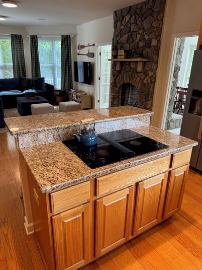 Waterfront Lake Anna Getaway - 3BR, 2.5BA w/ Kayaks, Firepit, & Family Fun