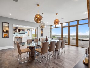 Dining - Suaimhneas Villa with Castle and Sea Views (Clifden)