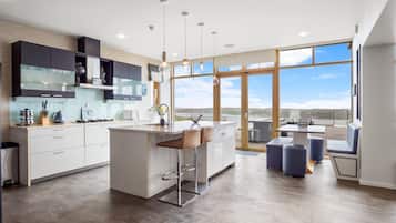 ุงูู
ูุดุฃุฉ ู
ู ุงูุฏุงุฎู