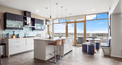 Suaimhneas Villa with Castle and Sea Views