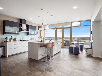 Suaimhneas Villa with Castle and Sea Views