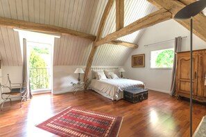 3 chambres, fer et planche à repasser, Wi-Fi, draps fournis
