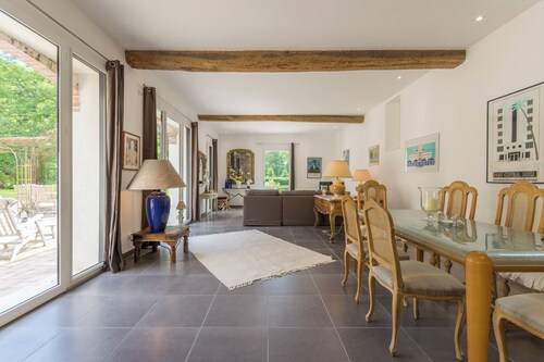 Maison d'architecte pour 8 personnes dans la verdure. Proche Rambouillet, Paris