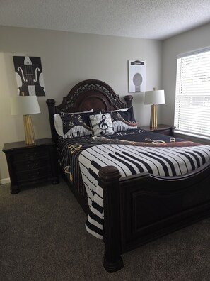 2 bedrooms, iron/ironing board, WiFi