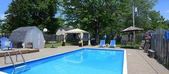 The Lake Erie Retreat | Pool Opens May 12, Hot Tub, Fire Pit, Lake Views