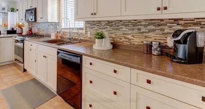 The Lake Erie Retreat | Fall Getaway w/ Hot Tub, Fire Pit & Beach Views