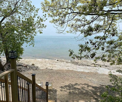 The Lake Erie Retreat | Winter Getaway w/ Hot Tub, Fire Pit & Lake Views