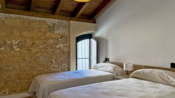 2 chambres, fer et planche Ă repasser, Wi-Fi gratuit, draps fournis