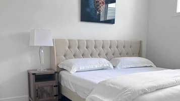 Iron/ironing board, WiFi, bed sheets