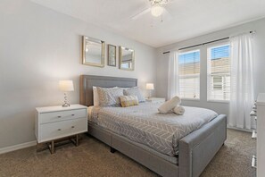 4 soverom, strykejern/-brett, internettilgang og sengetøy