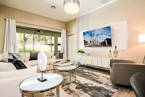 Smart TV, video games