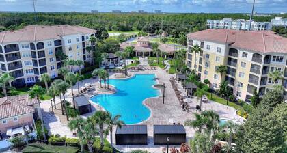 Disney • Lake View 2BR Condo • Pet Friendly • Sleeps 6