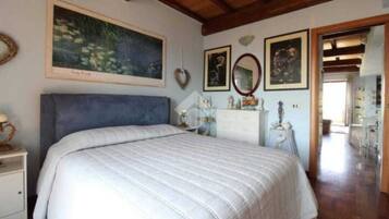 1 chambre, fer et planche Ă repasser, Wi-Fi, draps fournis