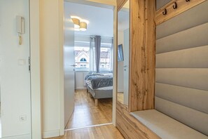 1 habitación, tabla de planchar con plancha, wifi y ropa de cama 