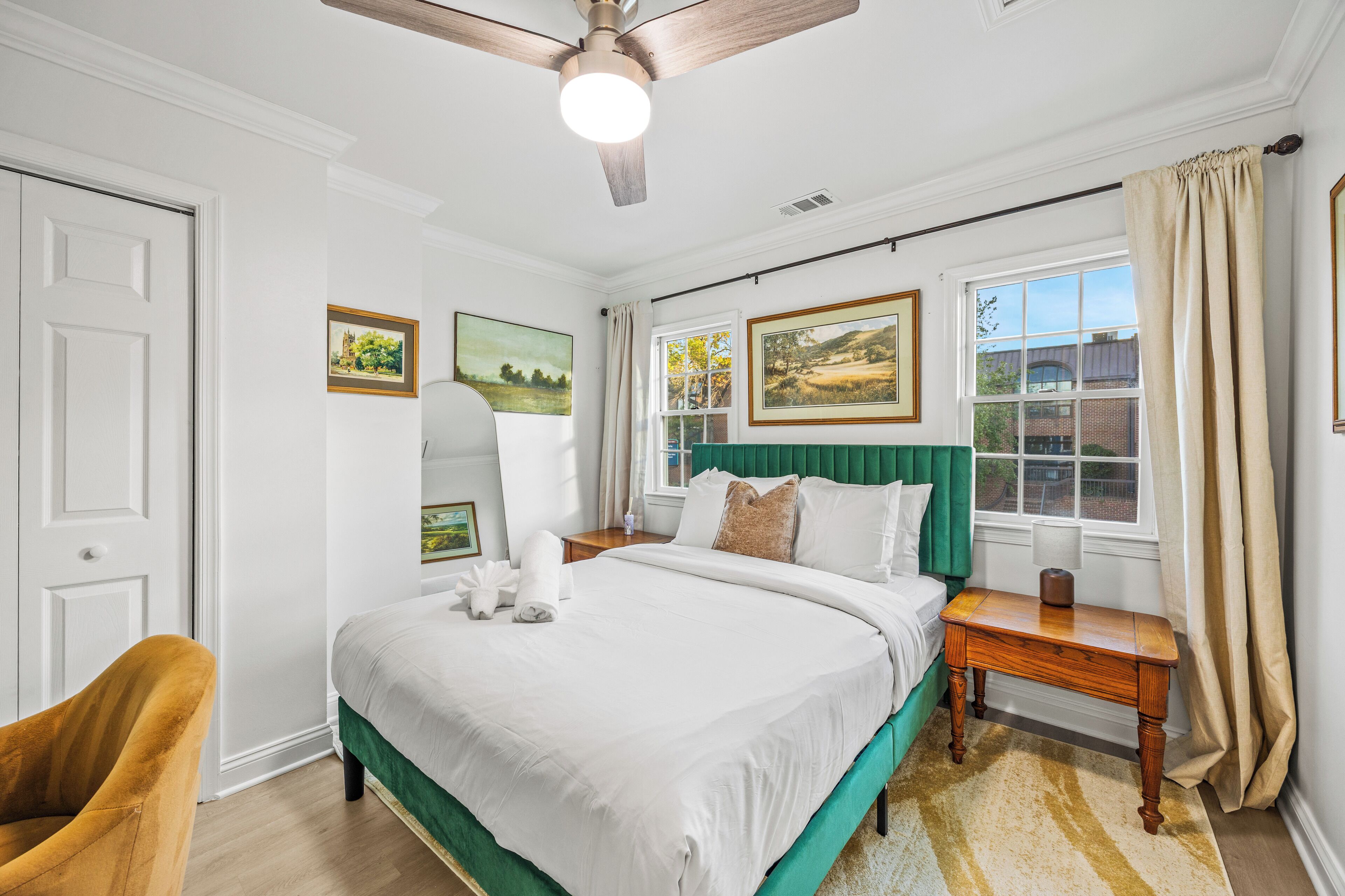 2 bedrooms, desk, iron/ironing board, travel crib