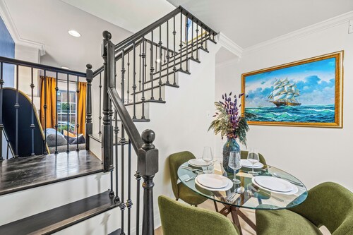 ❃Free Parking & 5 Min Walk To Metro❃❃ Floyds Freedom❃