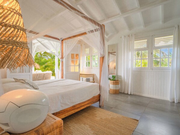 4 chambres, lit de bébé portatif, Wi-Fi, literie fournie