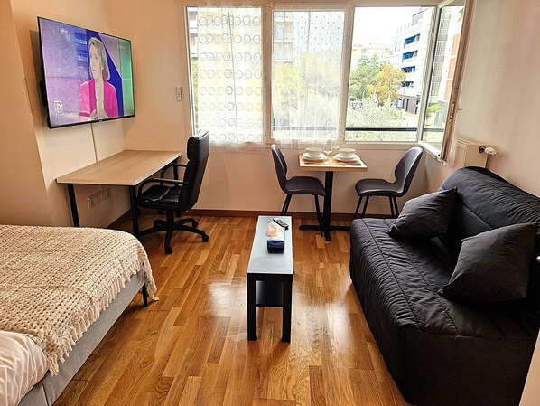 1 Schlafzimmer, Schreibtisch, Bügeleisen/Bügelbrett, kostenloses WLAN