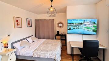 1 camera, una scrivania, ferro/asse da stiro, Wi-Fi gratuito