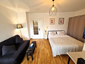 1 bedroom, desk, iron/ironing board, free WiFi - Studio Europarc Créteil, 2 Min from Métro 8 (Créteil)