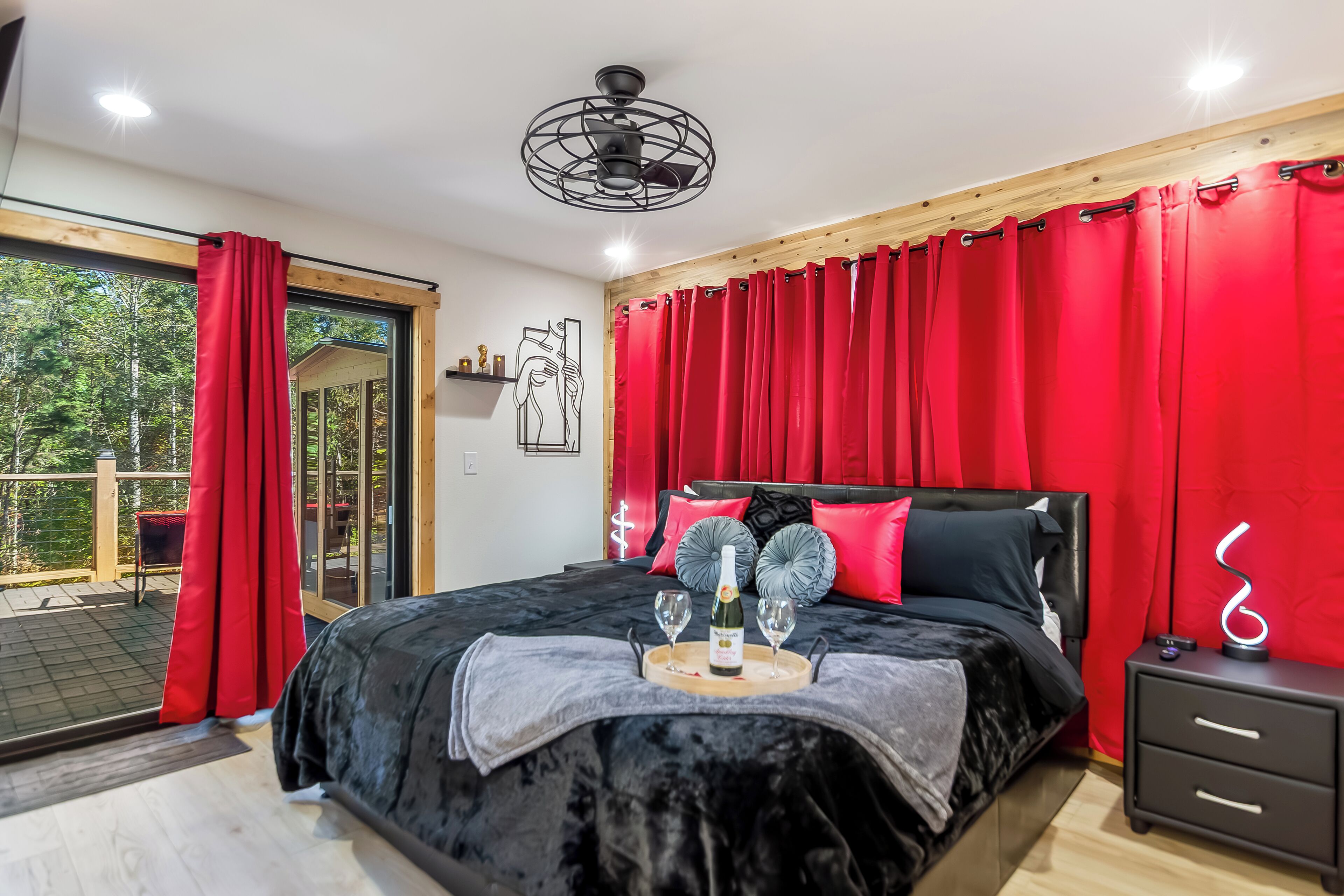 1 chambre, fer et planche à repasser, Wi-Fi gratuit, draps fournis