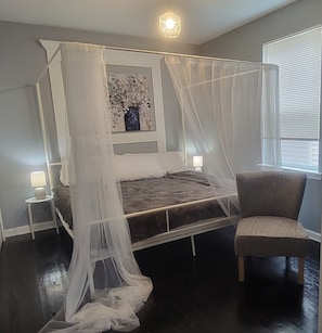 3 chambres, fer et planche à repasser, Wi-Fi, draps fournis