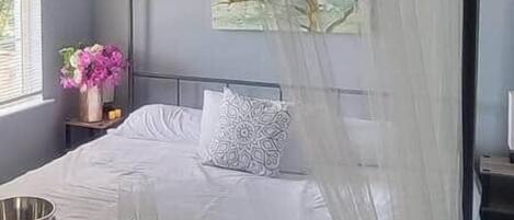 1 bedroom, iron/ironing board, WiFi, bed sheets