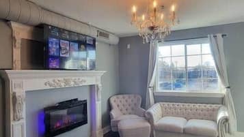 Télévision, cheminée