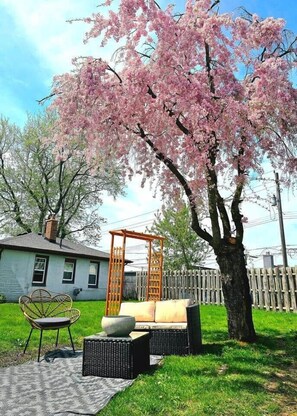 Property grounds - ¤Bohemia top king suite, hot tub, pool, games @MLC (Ferndale)