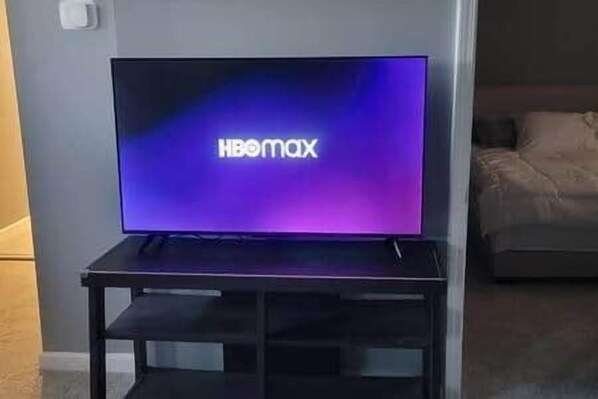 3 slaapkamers, een strijkplank/strijkijzer, wifi, beddengoed